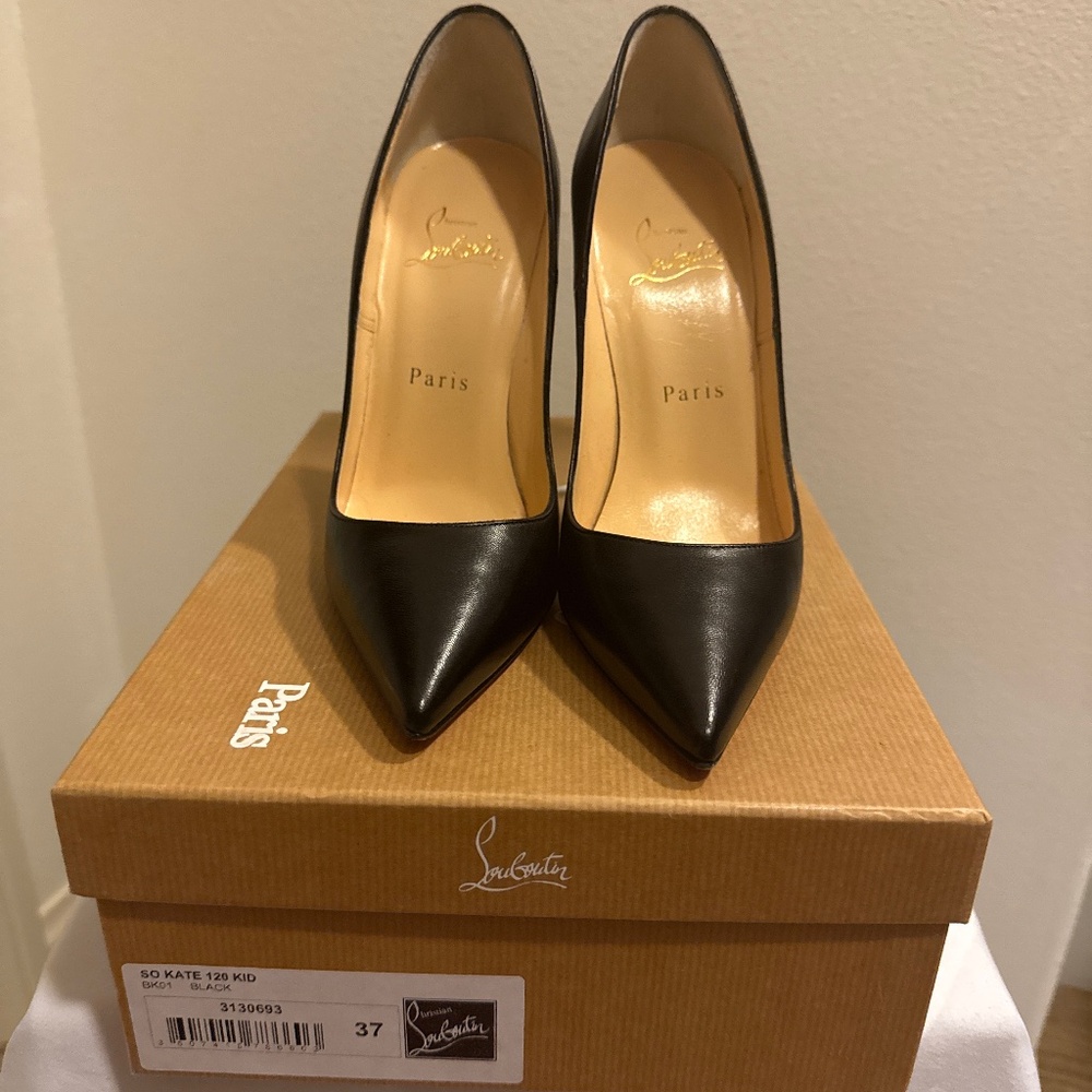 Christian Louboutin So Kate
